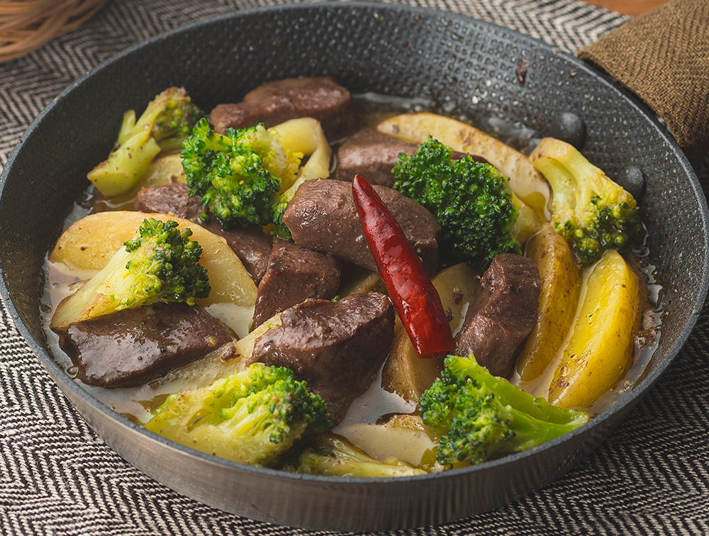 厚切り牛ハツのアヒージョ